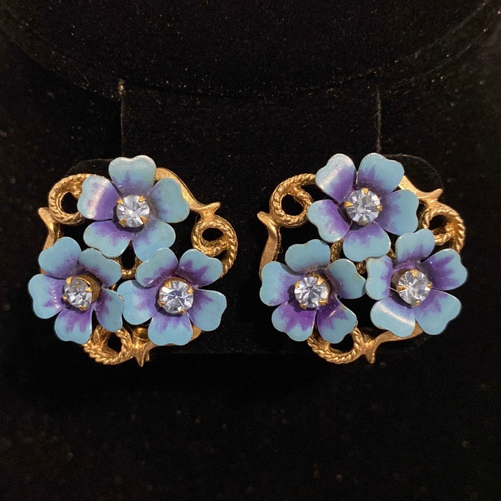 Vintage Avon Love Blossoms Clip-On Earrings